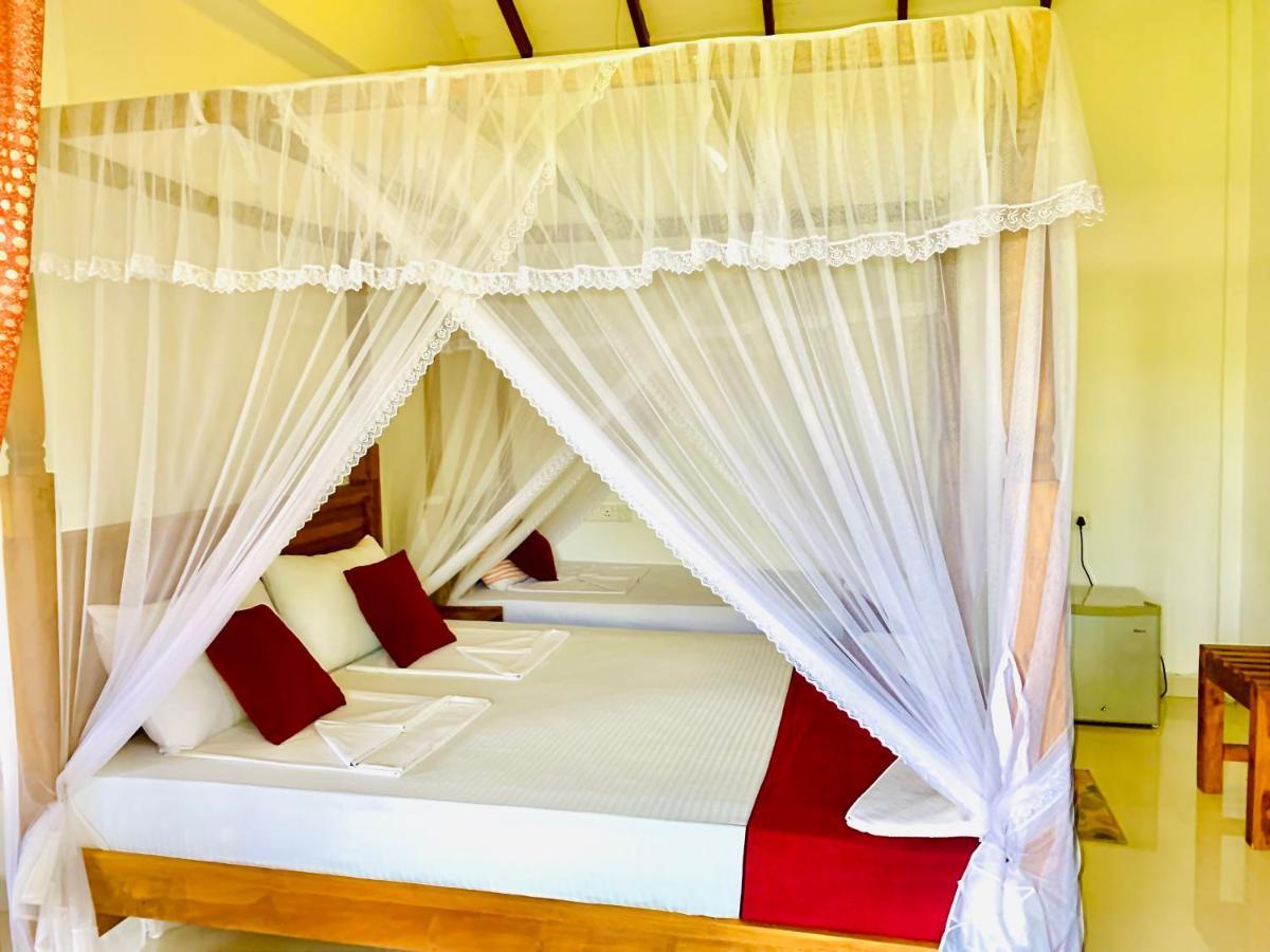 Green Hut Hotel&Restaurant. Sigiriya Buitenkant foto