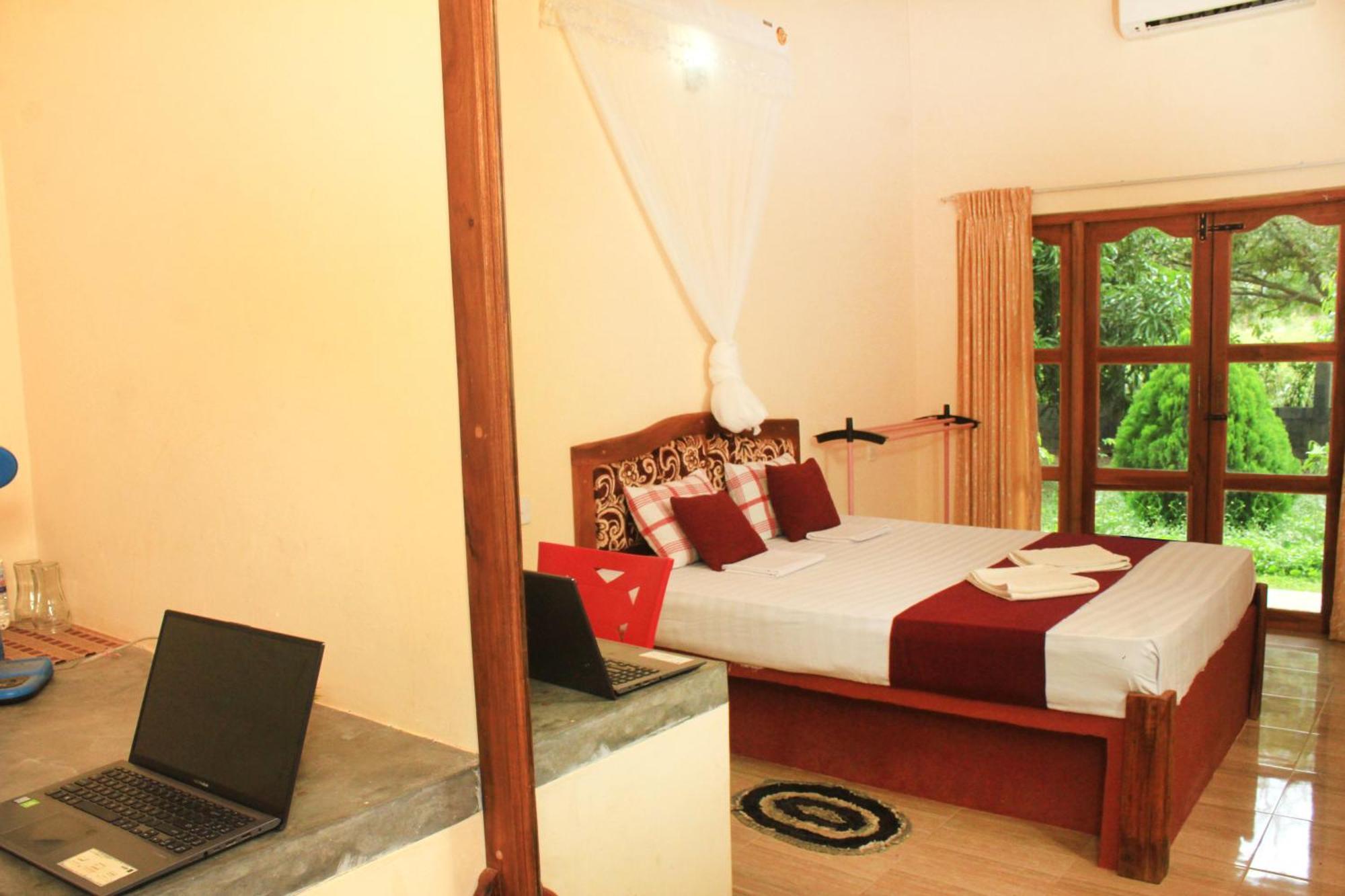Green Hut Hotel&Restaurant. Sigiriya Buitenkant foto