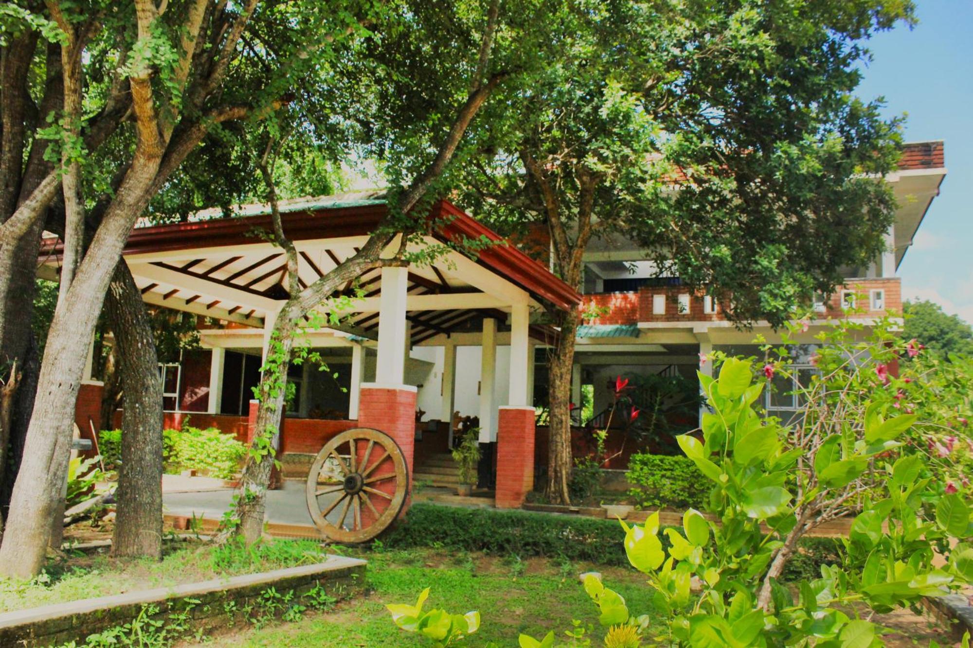 Green Hut Hotel&Restaurant. Sigiriya Buitenkant foto
