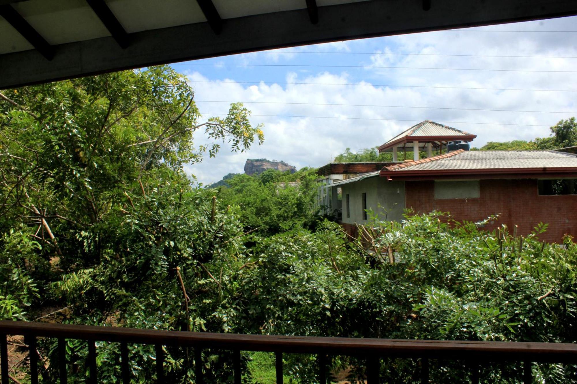 Green Hut Hotel&Restaurant. Sigiriya Buitenkant foto